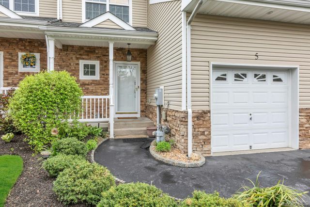 5 Terrace Lane, Patchogue, NY 11772