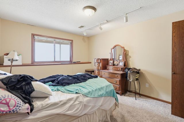 14657 Bridle Ridge Trail NE, Prior Lake, MN 55372