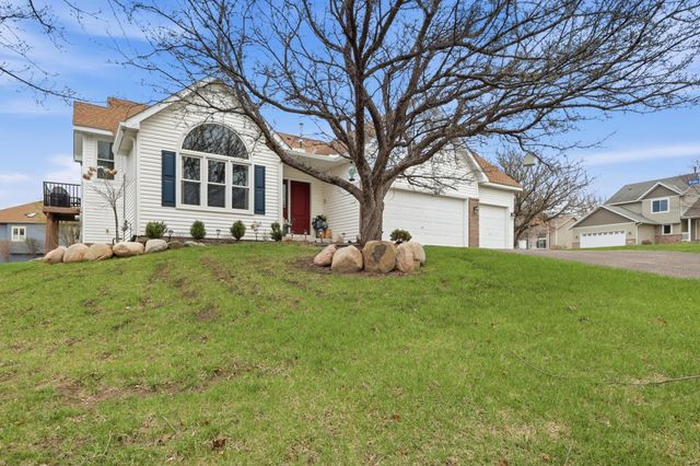 14657 Bridle Ridge Trail NE, Prior Lake, MN 55372