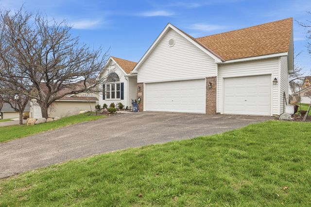 14657 Bridle Ridge Trail NE, Prior Lake, MN 55372