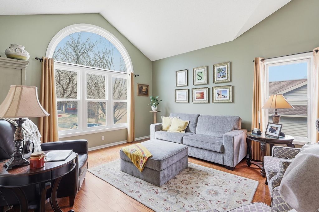 14657 Bridle Ridge Trail NE, Prior Lake, MN 55372