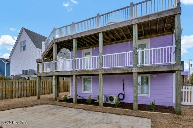 1207 N Topsail Drive, Surf City, NC 28445