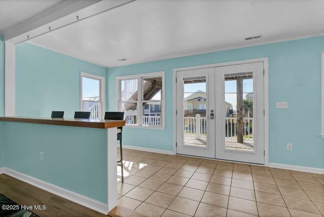 1207 N Topsail Drive, Surf City, NC 28445