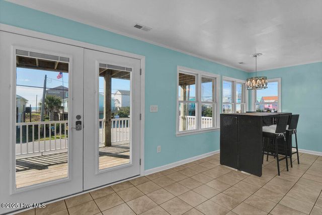 1207 N Topsail Drive, Surf City, NC 28445