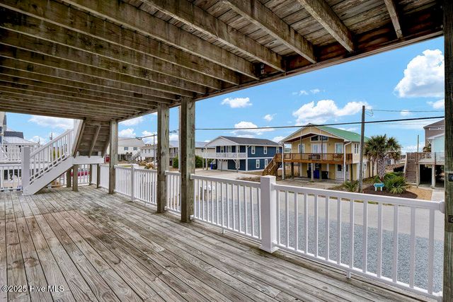 1207 N Topsail Drive, Surf City, NC 28445