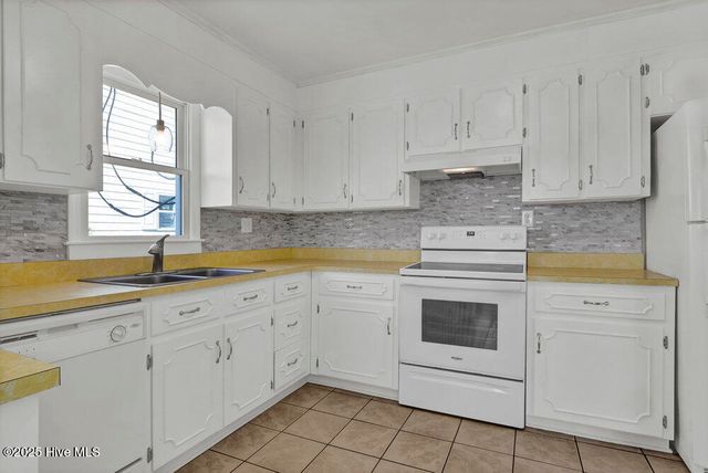 1207 N Topsail Drive, Surf City, NC 28445