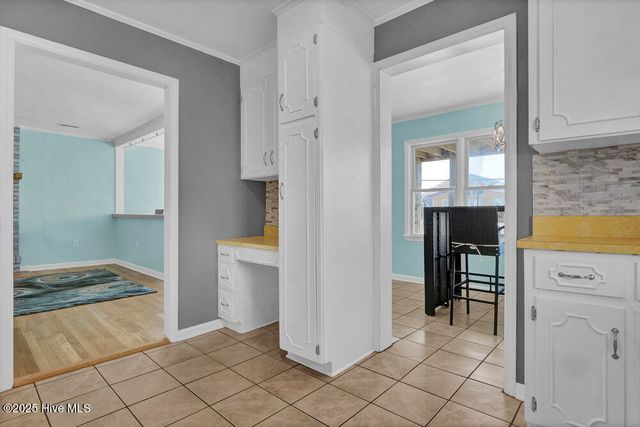 1207 N Topsail Drive, Surf City, NC 28445
