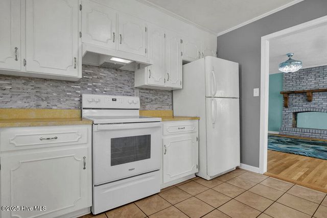 1207 N Topsail Drive, Surf City, NC 28445