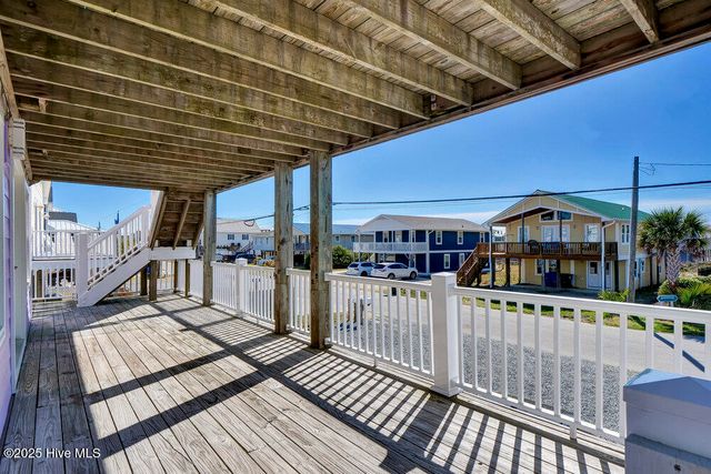 1207 N Topsail Drive, Surf City, NC 28445