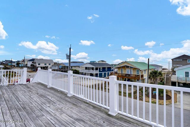1207 N Topsail Drive, Surf City, NC 28445