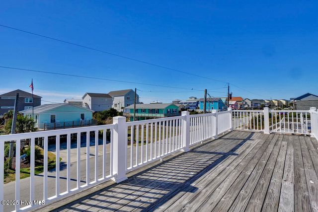 1207 N Topsail Drive, Surf City, NC 28445