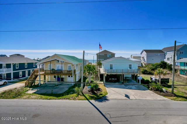 1207 N Topsail Drive, Surf City, NC 28445