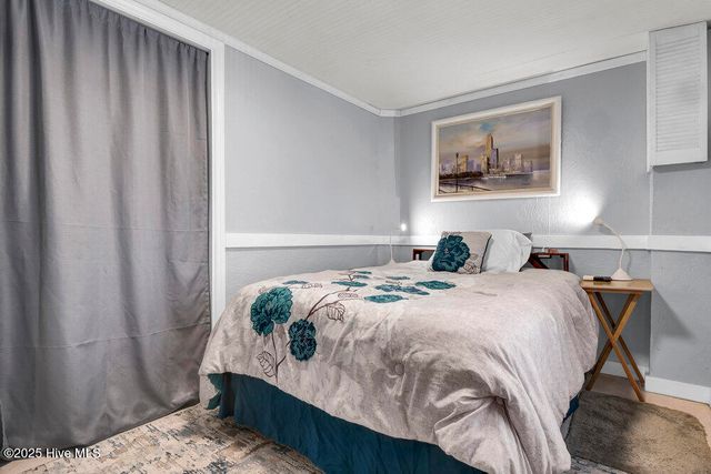 1207 N Topsail Drive, Surf City, NC 28445