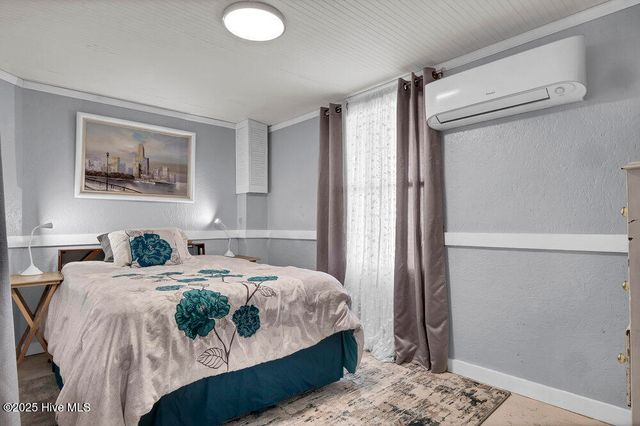 1207 N Topsail Drive, Surf City, NC 28445