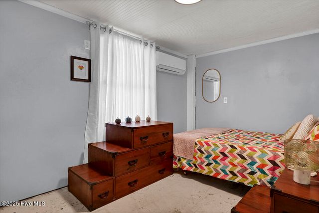 1207 N Topsail Drive, Surf City, NC 28445