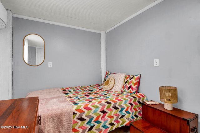 1207 N Topsail Drive, Surf City, NC 28445