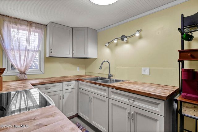 1207 N Topsail Drive, Surf City, NC 28445