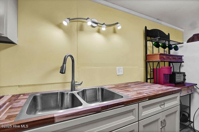 1207 N Topsail Drive, Surf City, NC 28445