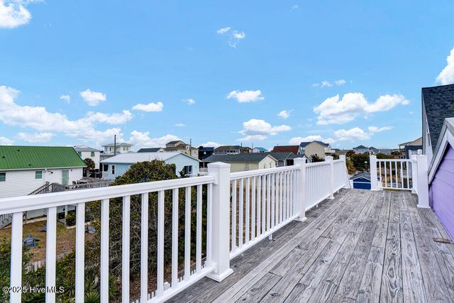 1207 N Topsail Drive, Surf City, NC 28445