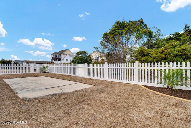1207 N Topsail Drive, Surf City, NC 28445