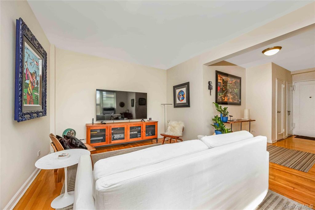 88-02 35th Avenue 6M, Jackson Heights, NY 11372 — photo 3