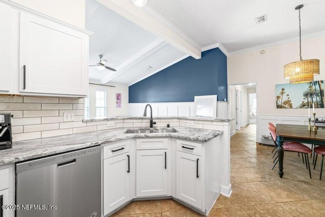 75 JARDIN DE MER Place 75, Jacksonville Beach, FL 32250