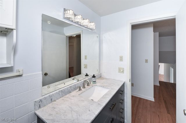 317 Park Drive, Brooklyn Heights, OH 44131