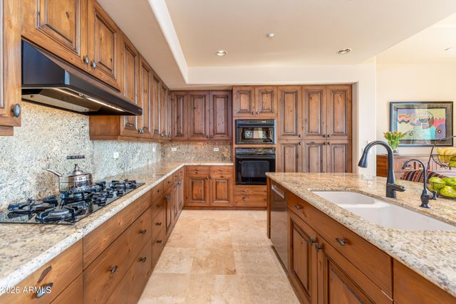 9903 E LOOKOUT MOUNTAIN Drive 45, Scottsdale, AZ 85262