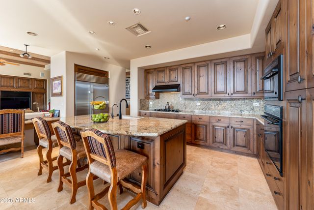 9903 E LOOKOUT MOUNTAIN Drive 45, Scottsdale, AZ 85262