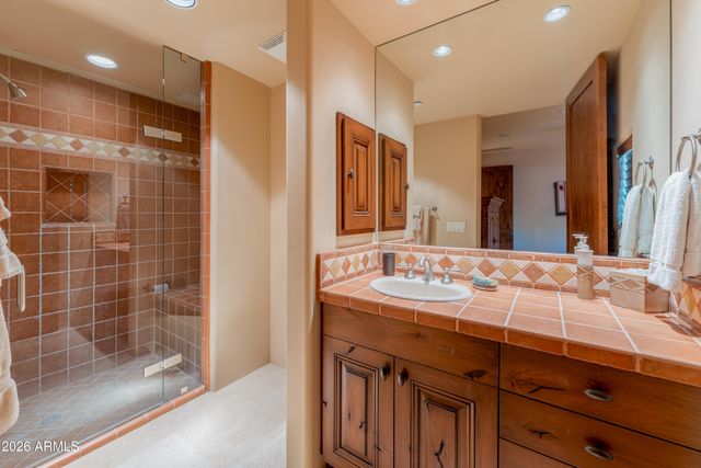 9903 E LOOKOUT MOUNTAIN Drive 45, Scottsdale, AZ 85262