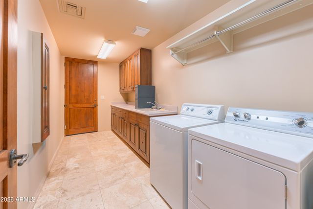 9903 E LOOKOUT MOUNTAIN Drive 45, Scottsdale, AZ 85262