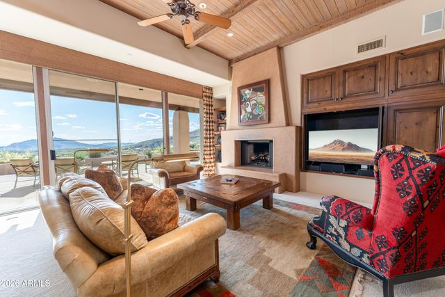9903 E LOOKOUT MOUNTAIN Drive 45, Scottsdale, AZ 85262