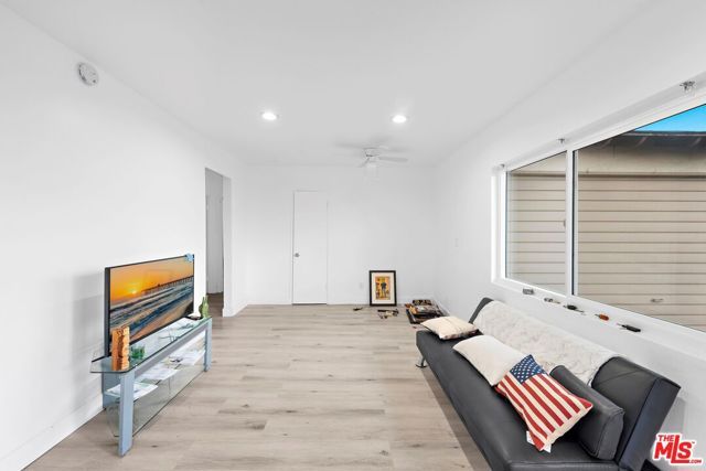 1925 Wallace Avenue, Costa Mesa, CA 92627