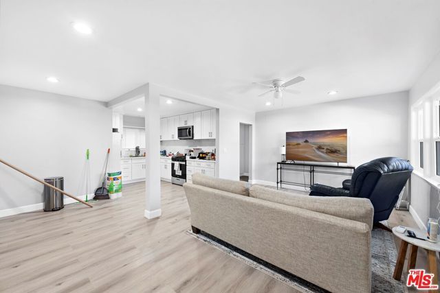 1925 Wallace Avenue, Costa Mesa, CA 92627