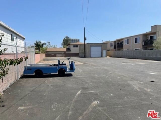 1925 Wallace Avenue, Costa Mesa, CA 92627