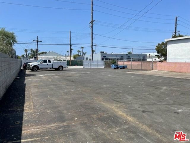 1925 Wallace Avenue, Costa Mesa, CA 92627