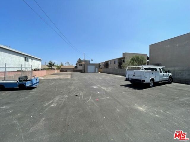 1925 Wallace Avenue, Costa Mesa, CA 92627