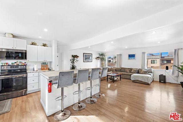 1925 Wallace Avenue, Costa Mesa, CA 92627