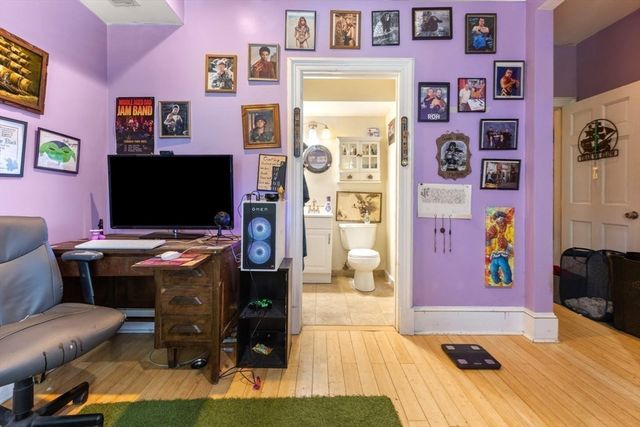 26 Beach Street 1, Boston, MA 02122