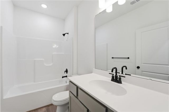 12408 S Acacia Drive, Lee's Summit, MO 64086