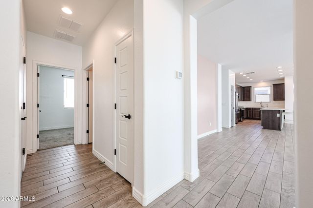 14426 W COTTONTAIL Lane, Surprise, AZ 85387