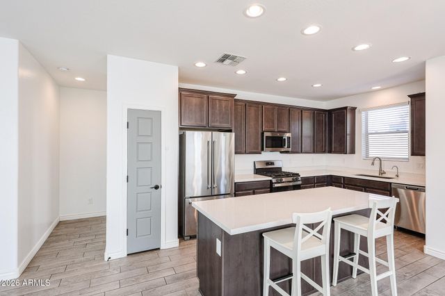 14426 W COTTONTAIL Lane, Surprise, AZ 85387