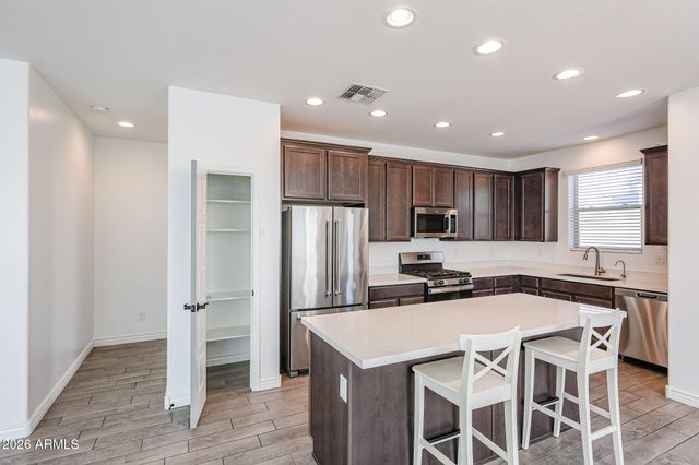 14426 W COTTONTAIL Lane, Surprise, AZ 85387