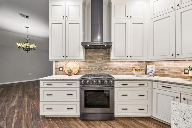 140 Greenridge Circle, League City, TX 77573