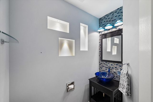 140 Greenridge Circle, League City, TX 77573
