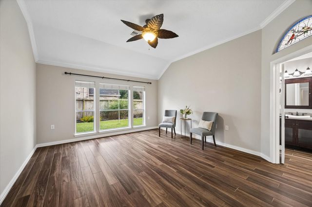140 Greenridge Circle, League City, TX 77573