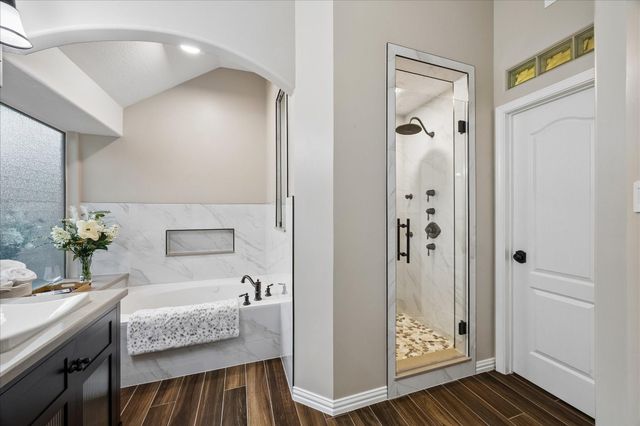 140 Greenridge Circle, League City, TX 77573