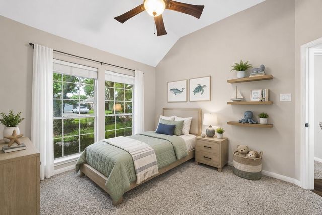 140 Greenridge Circle, League City, TX 77573