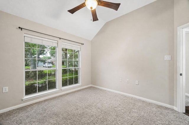 140 Greenridge Circle, League City, TX 77573
