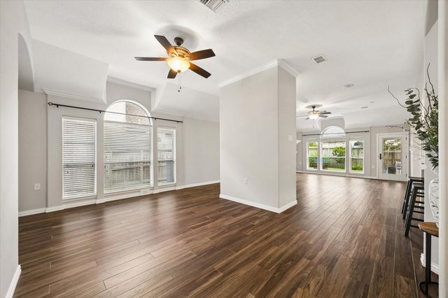 140 Greenridge Circle, League City, TX 77573